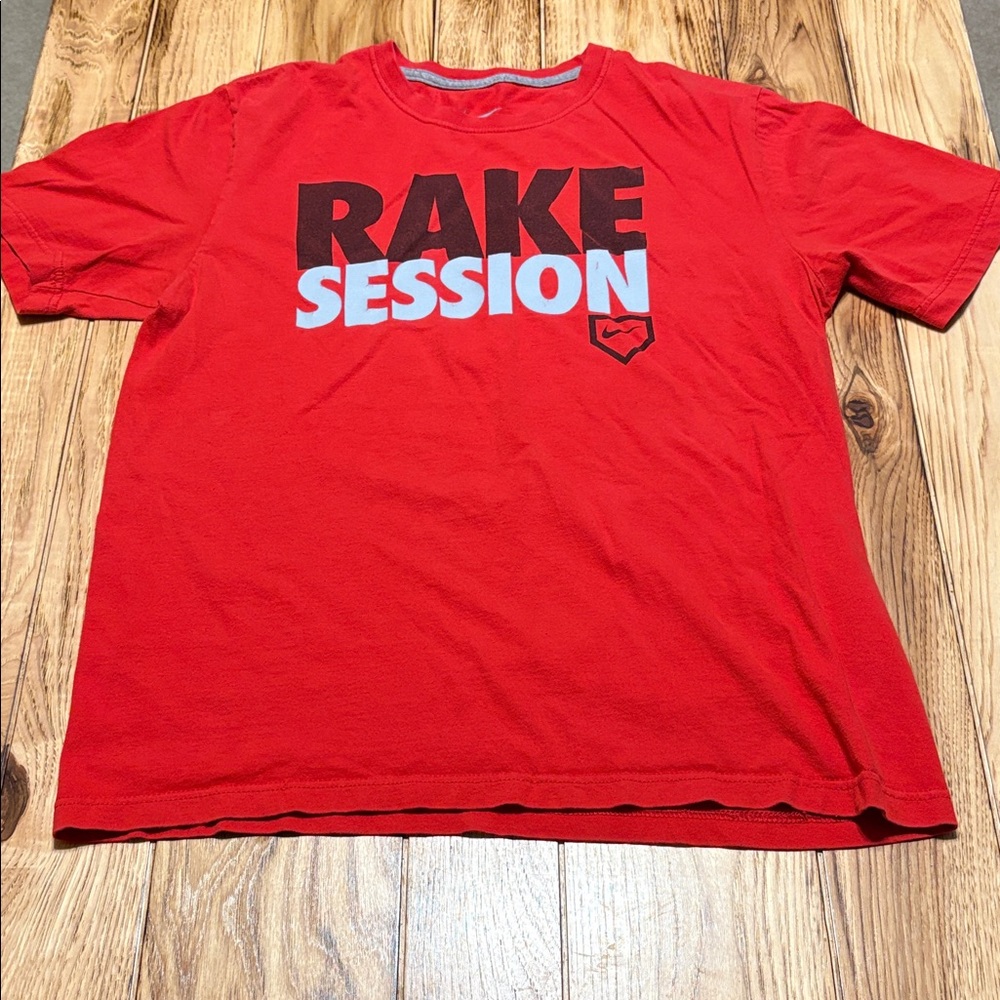 Nike Red Rake Session Tee